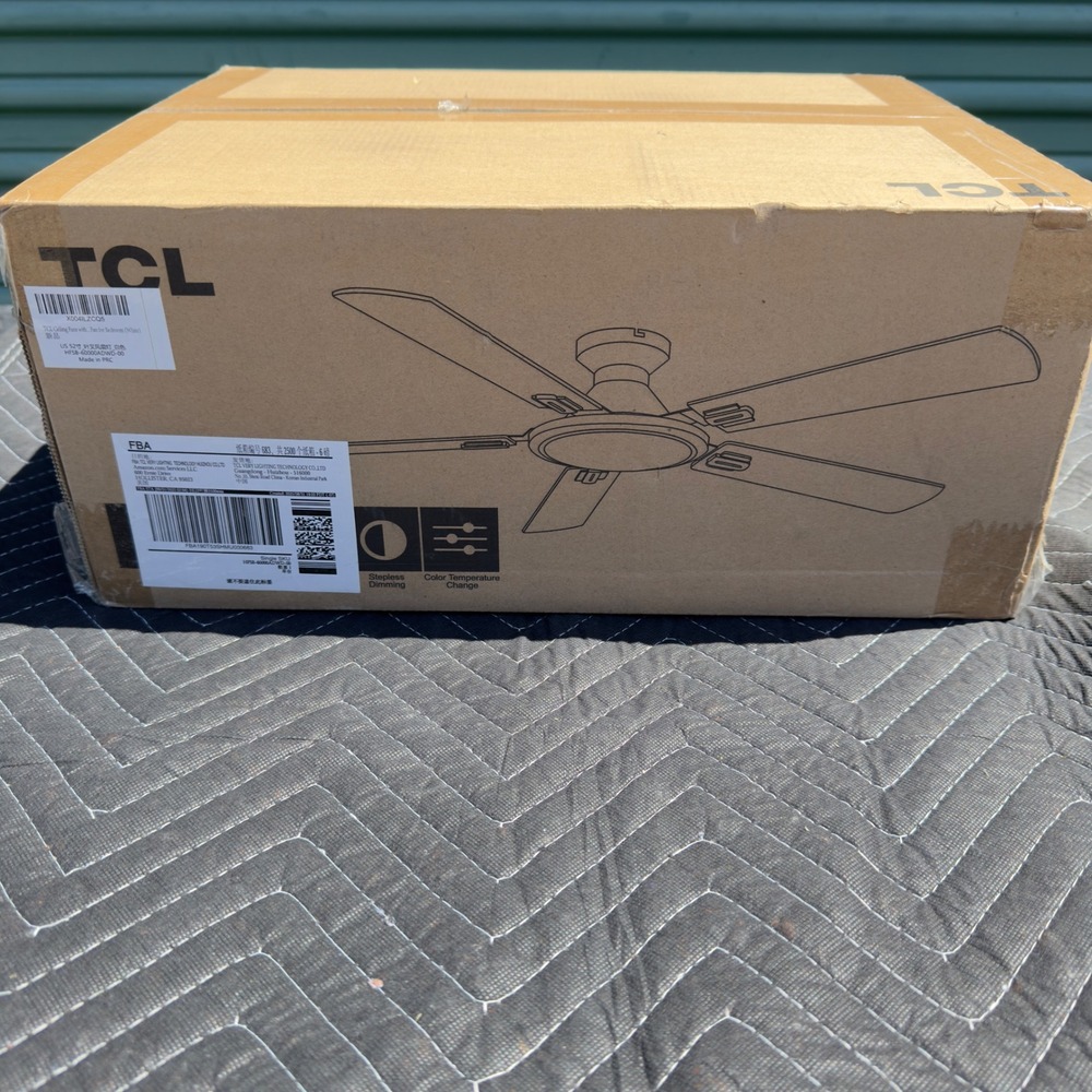 TCL 52 Inch LED Ceiling Fan White Remote Control Reversible DC HFSB-60000ADWD-00